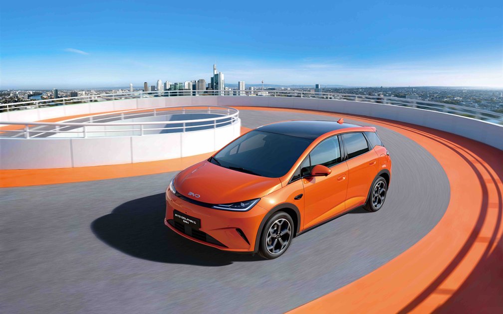 BYD Dolphin G DM-i feiert Premiere in Berlin