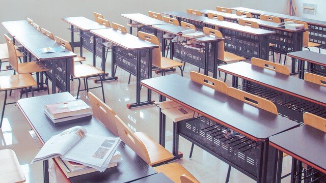 Erfolg von Smartphone-Verboten an Schulen fraglich