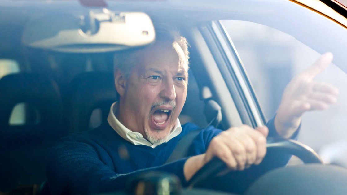 Kraftfahrt-Bundesamt fordert Tachostände von Fahrzeughaltern