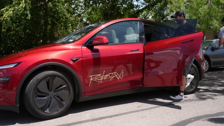Tesla Robotaxi-Unfall: Teleoperator als Verursacher