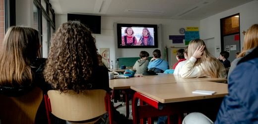 Luisa Neubauer streamt aus der Antarktis – WLAN-Probleme in Köln